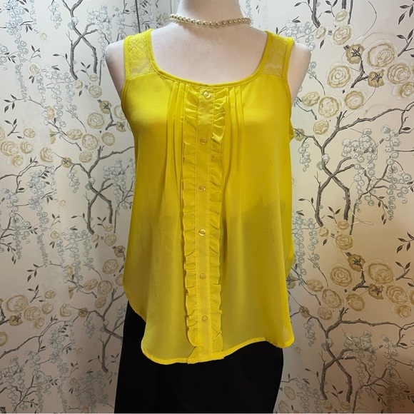 Mine Women's Top Sz M Sleeveless Lace Ruffles‎ Highlighter Yellow Keyhole Back - Picture 1 of 7